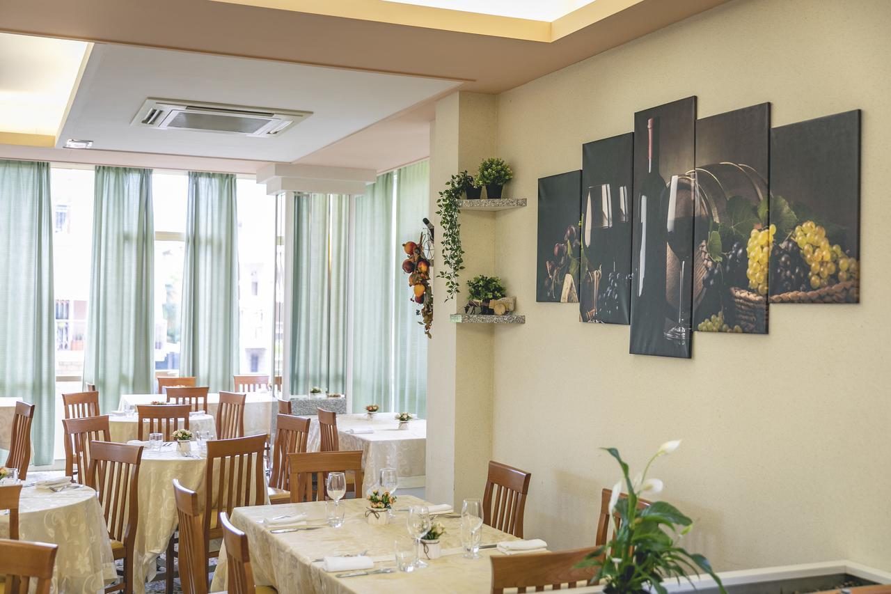 Hotel Del Falco Cervia Eksteriør billede