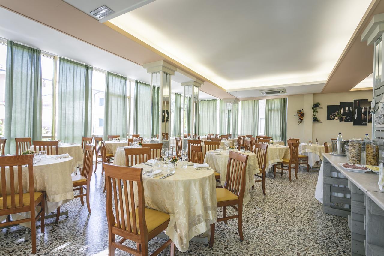 Hotel Del Falco Cervia Eksteriør billede